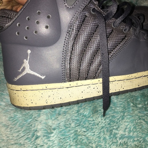 Nike Air Jordan1 Flight 4 Gray - Picture 5 of 8